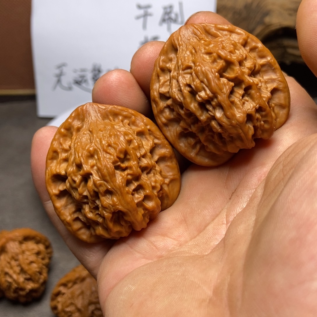 把件文玩核桃红狮子
