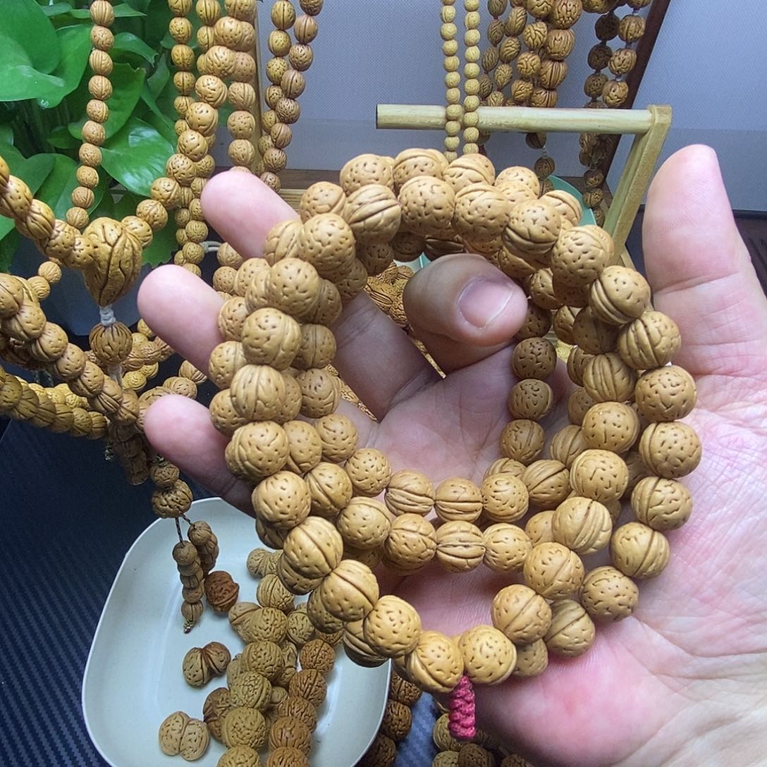 手串桃核12脖挂   