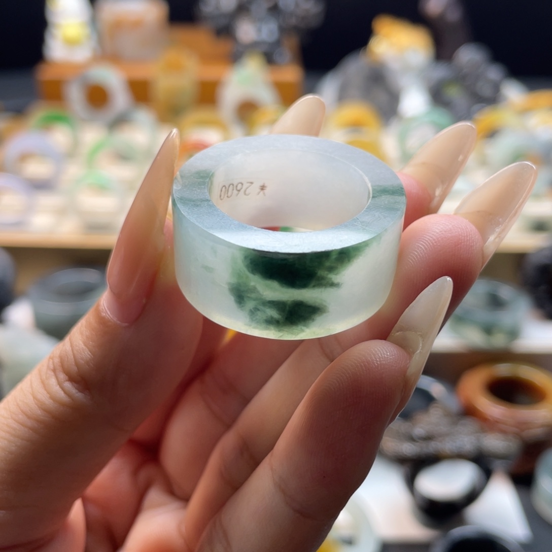 定制翡翠未镶嵌戒指