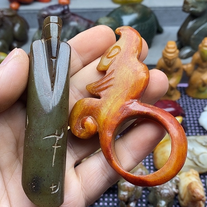 未镶嵌蛇纹石玉颈饰