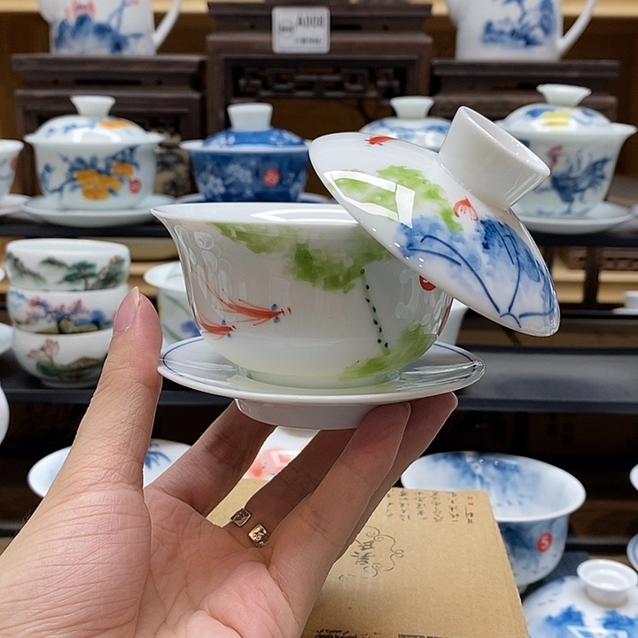 手绘五彩荷花悬停盖碗150cc釉下彩微瑕福利款