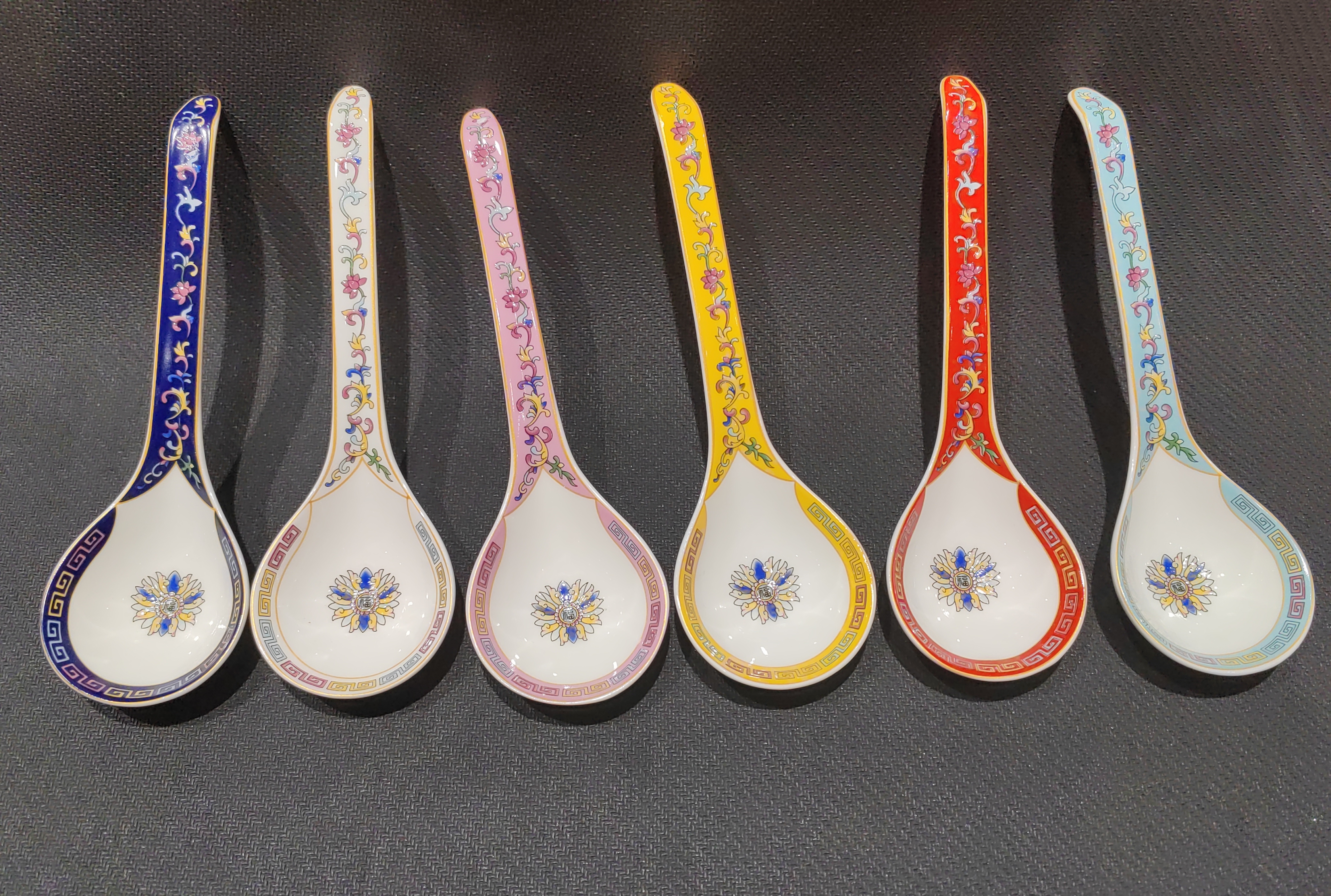 金边缠枝福长柄小汤勺