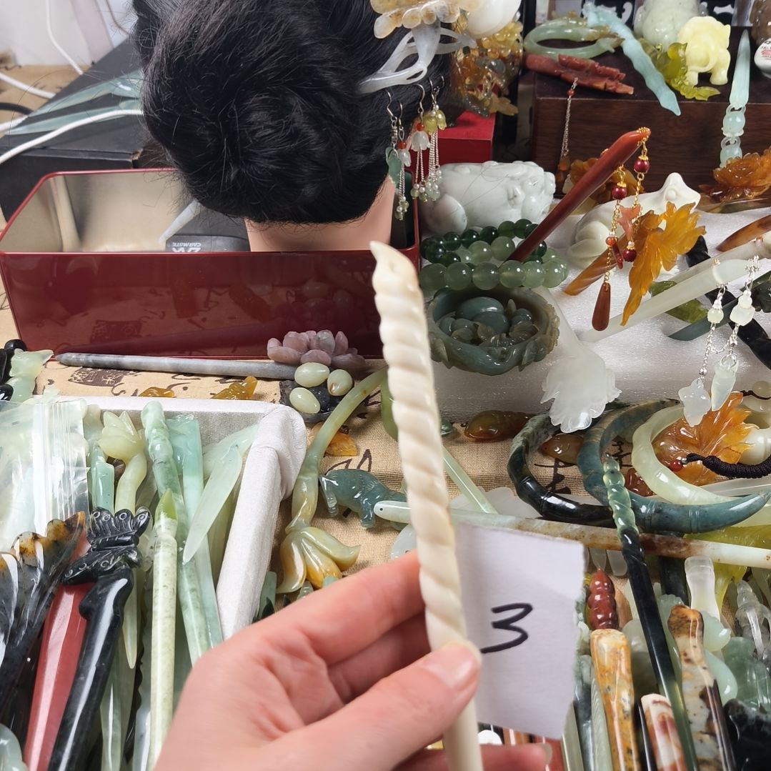 蛇纹石玉发饰合金