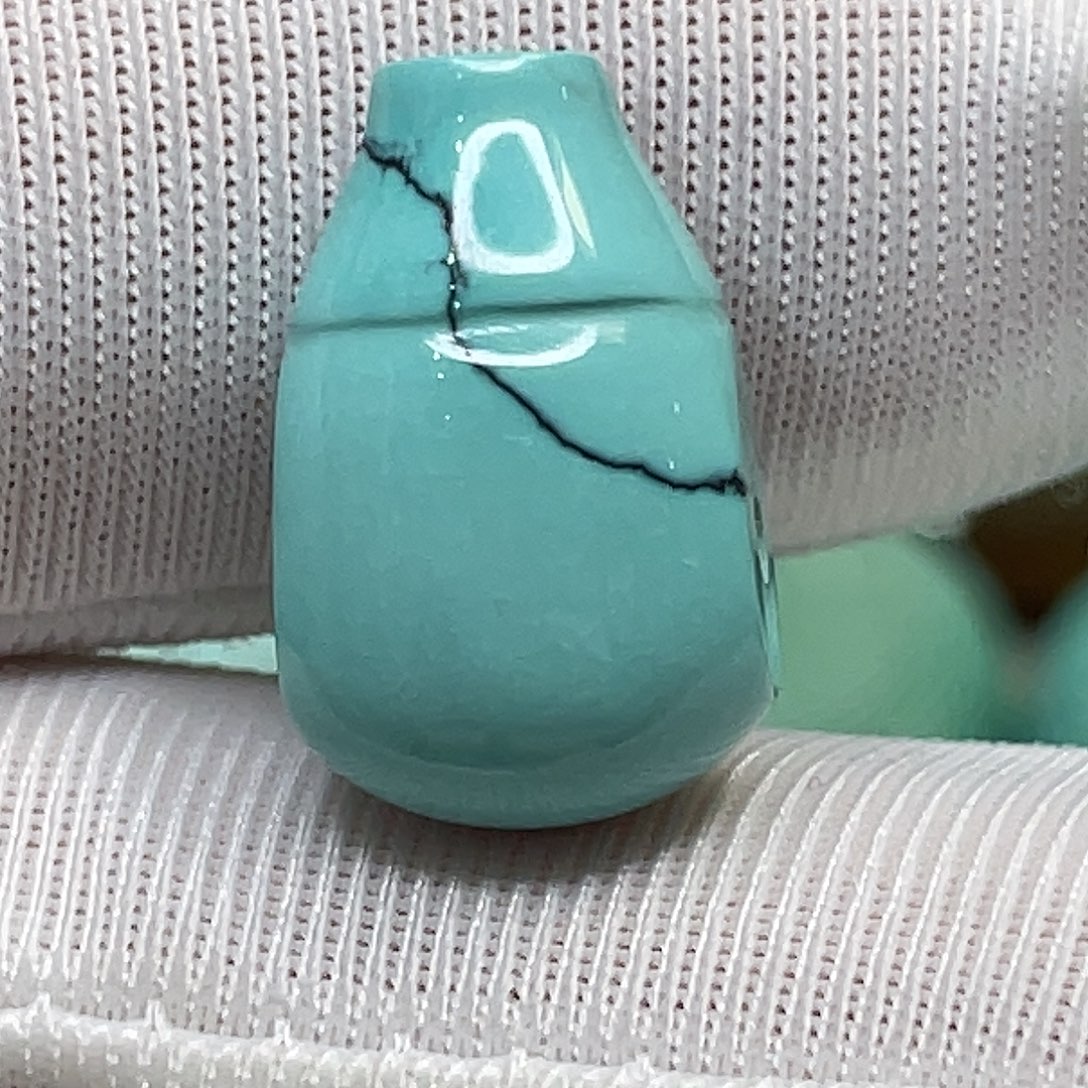 绿松石未镶嵌挂件