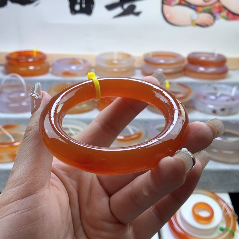 【闪购商品】玛瑙/玉髓手镯未镶嵌浠**麻