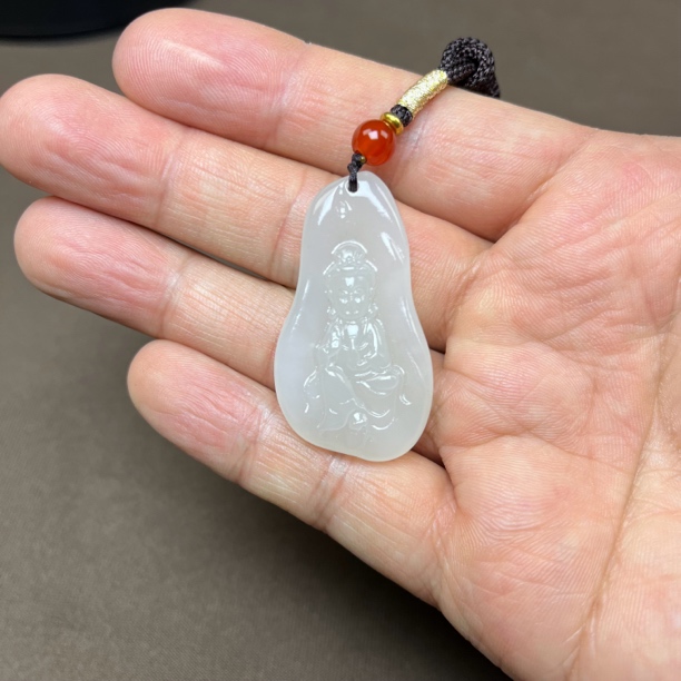 天然和田玉宝宝观音挂件