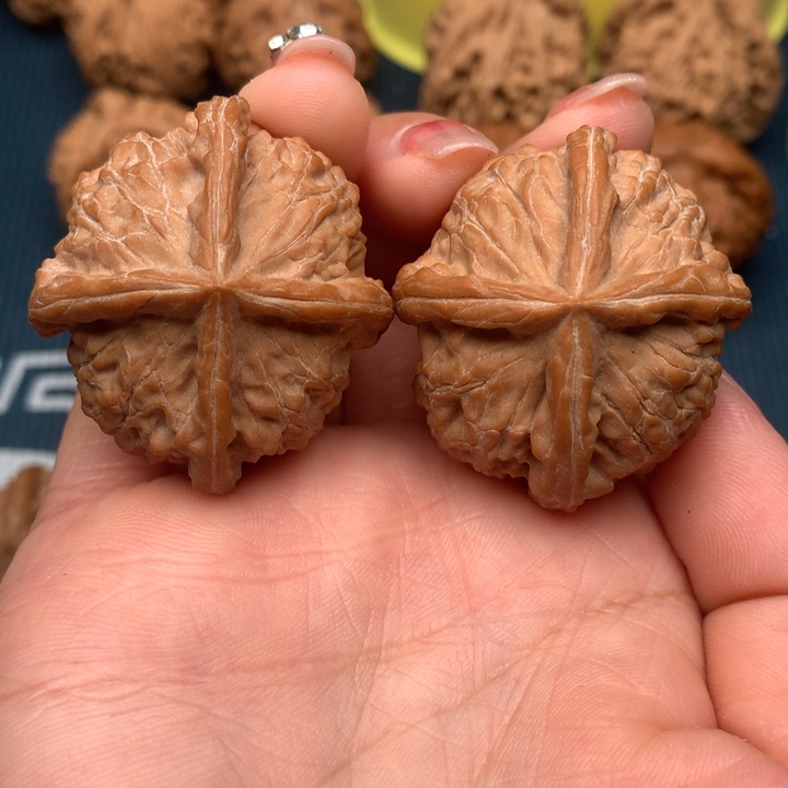 文玩核桃吊坠似**识金锭四棱