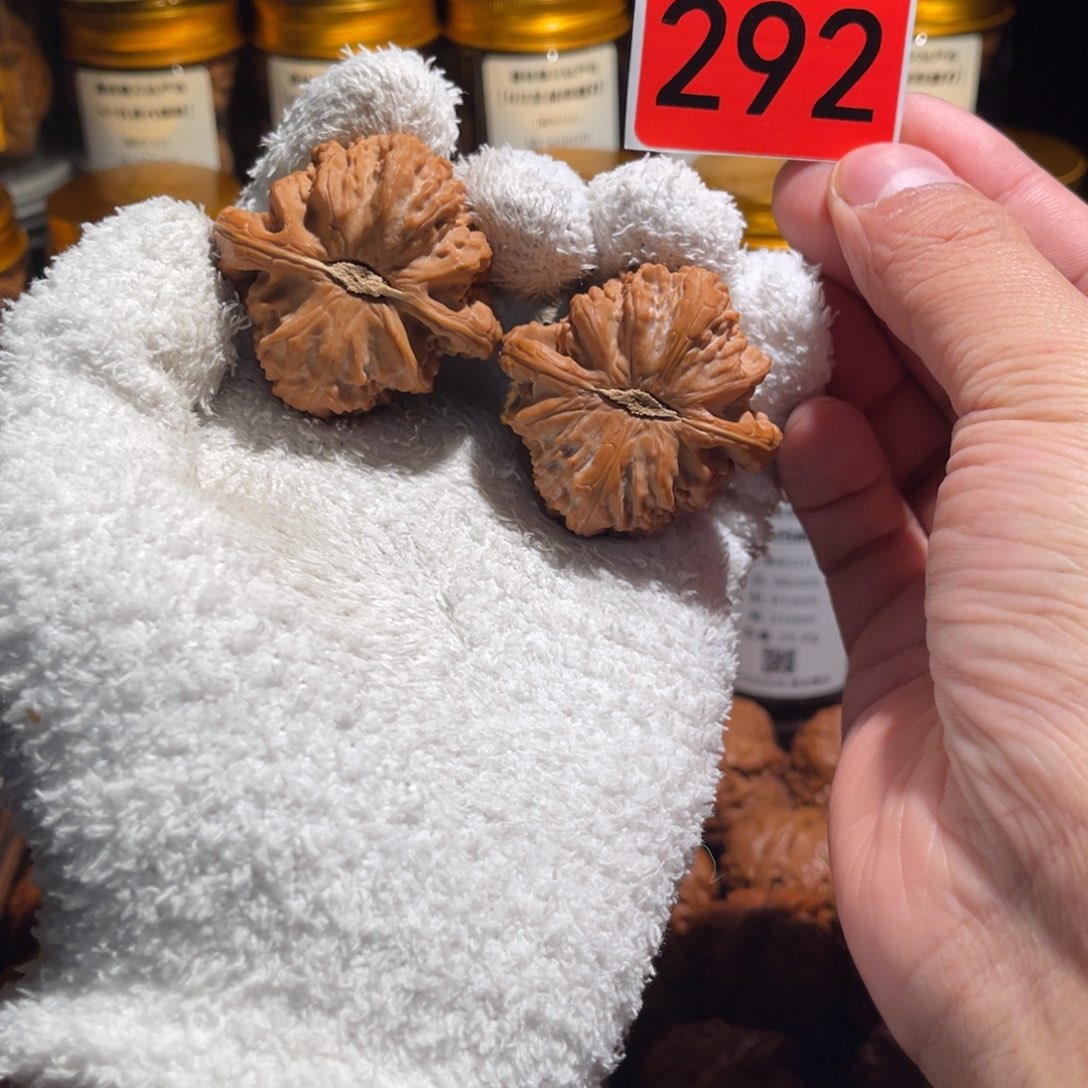 文玩核桃把件43闷白 编号292