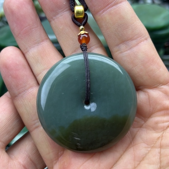 和田玉未镶嵌珠宝半成品