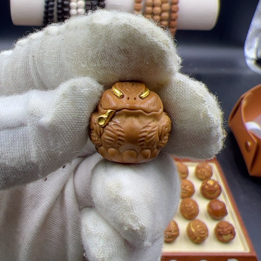 猴头核桃吊坠金蟾
