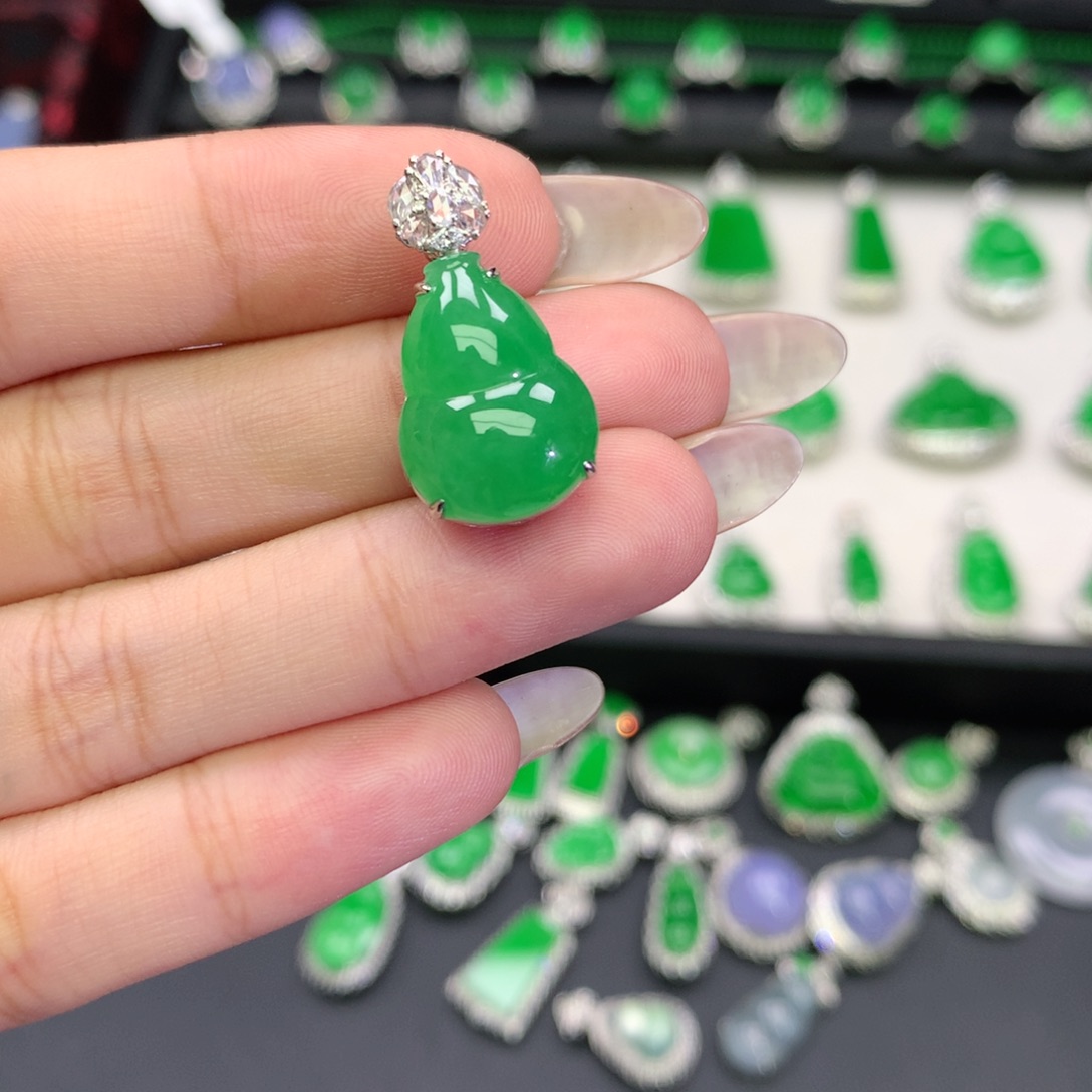 翡翠18K金镶嵌吊坠(不含链)