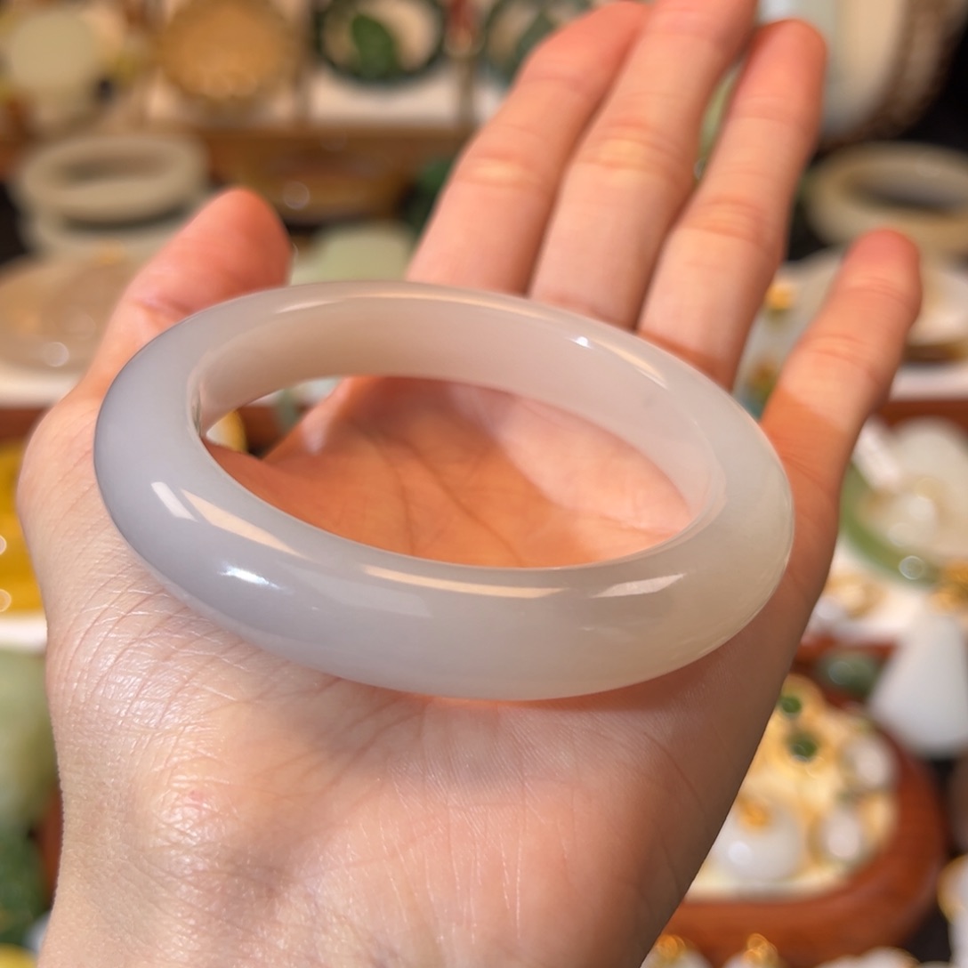 和田玉未镶嵌手镯幸***?56.5