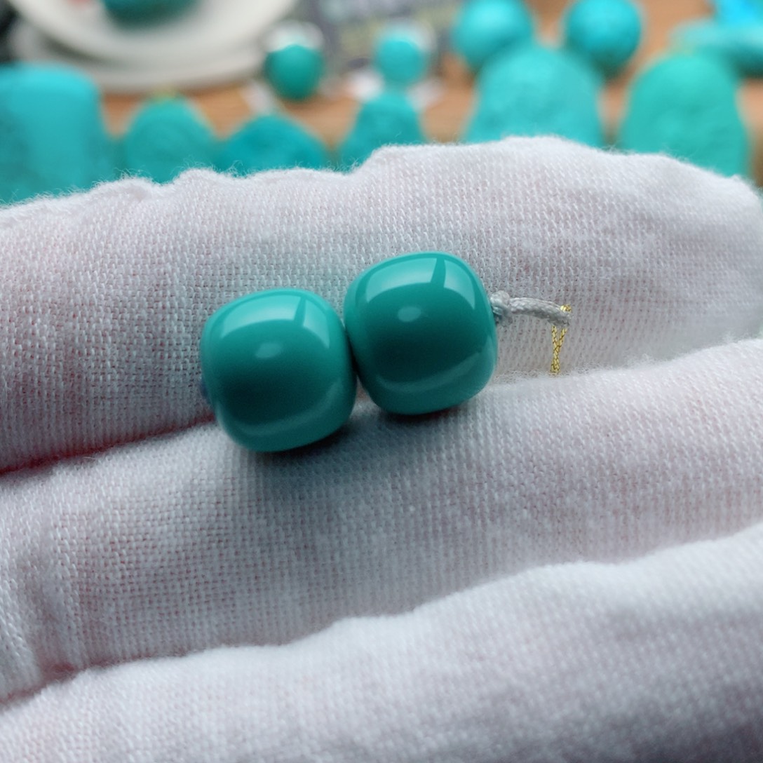 绿松石颈饰未镶嵌