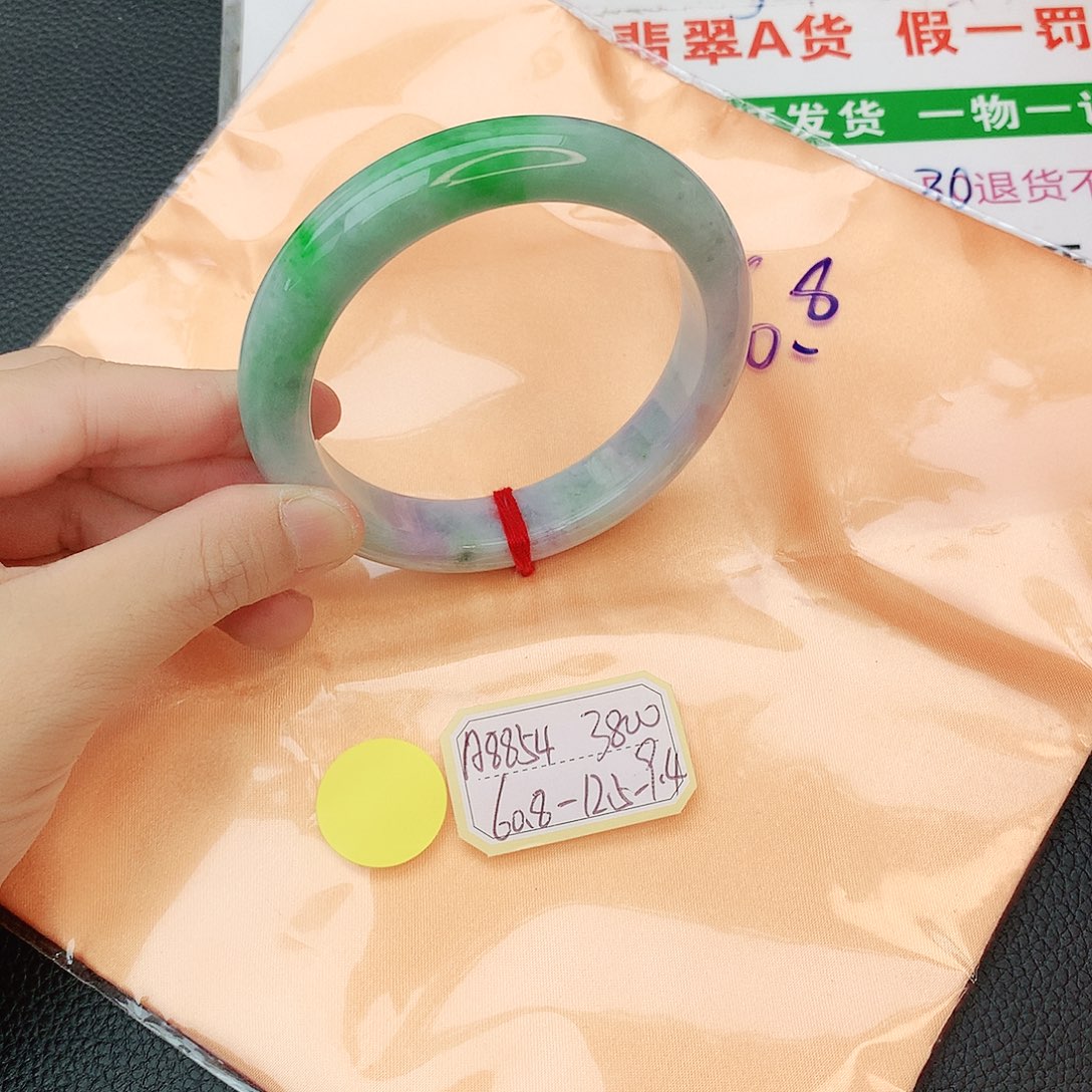 翡翠手镯未镶嵌翡翠