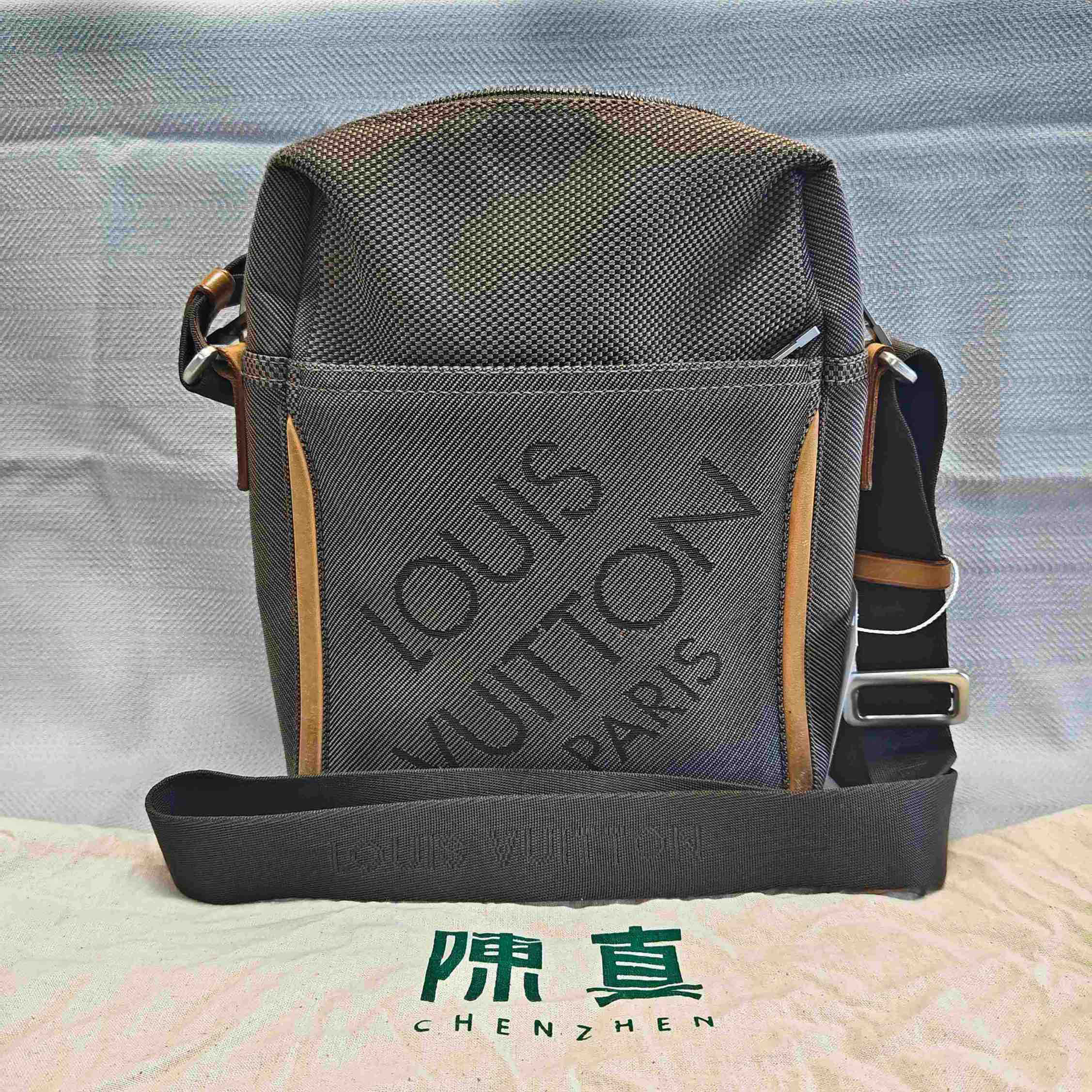 95新 LouisVuitton/路易威登 单肩包斜挎包27-24