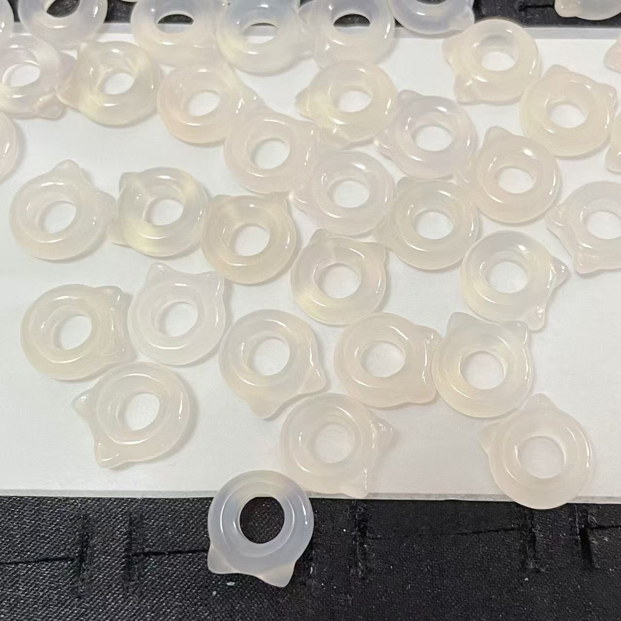 天然玛瑙玉髓冰种猫耳朵吊坠可爱饰品配件提溜挂件玛瑙diy