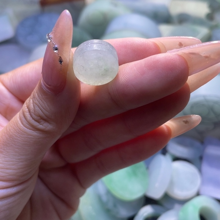 定制翡翠未镶嵌扣子