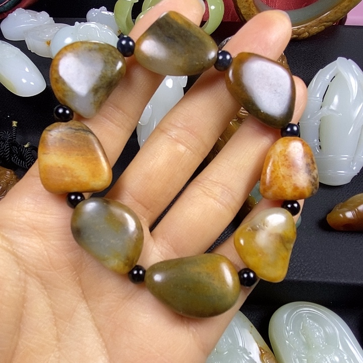 和田玉未镶嵌手串