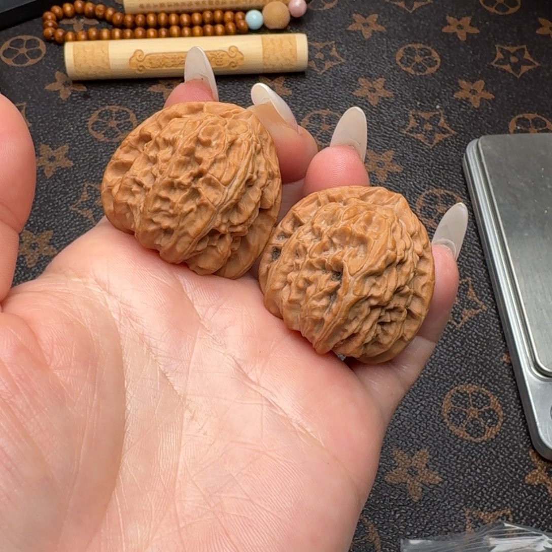 文玩核桃把件36三角白G292