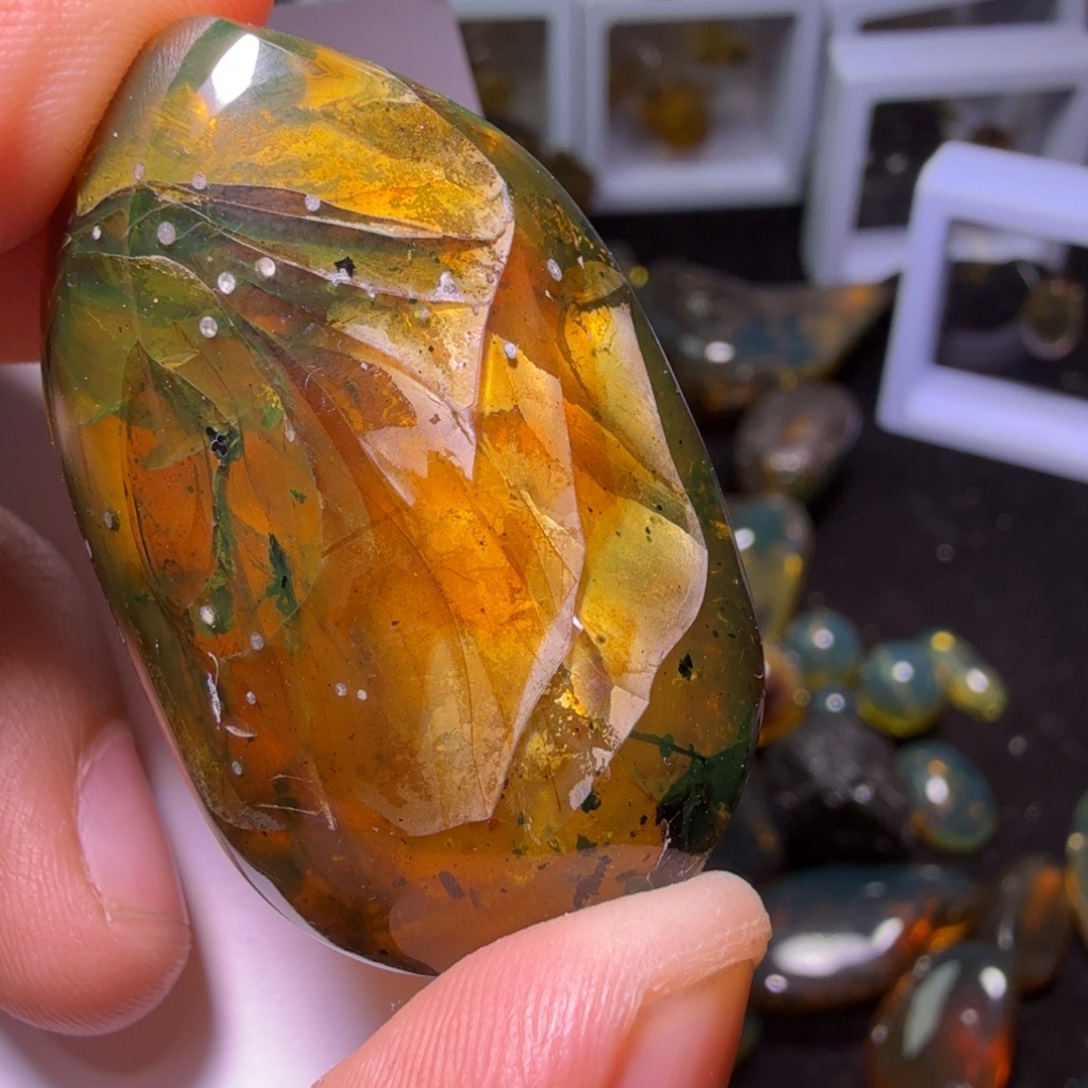 靠***1琥珀未镶嵌裸石，，