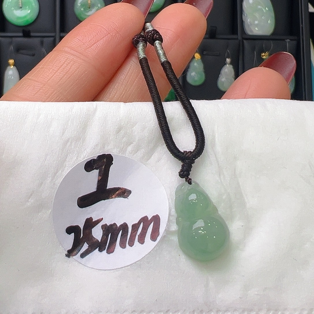 翡翠未镶嵌颈饰Fulu 