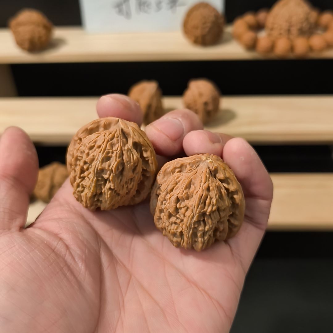 吊坠文玩核桃37角白