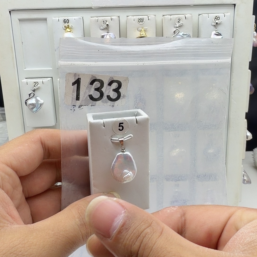 淡水珍珠颈饰合金