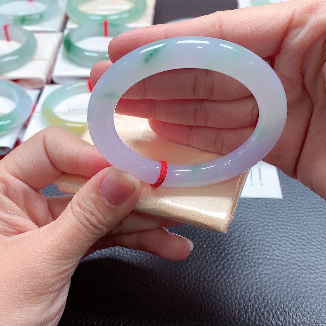 翡翠手镯（圆镯）未镶嵌