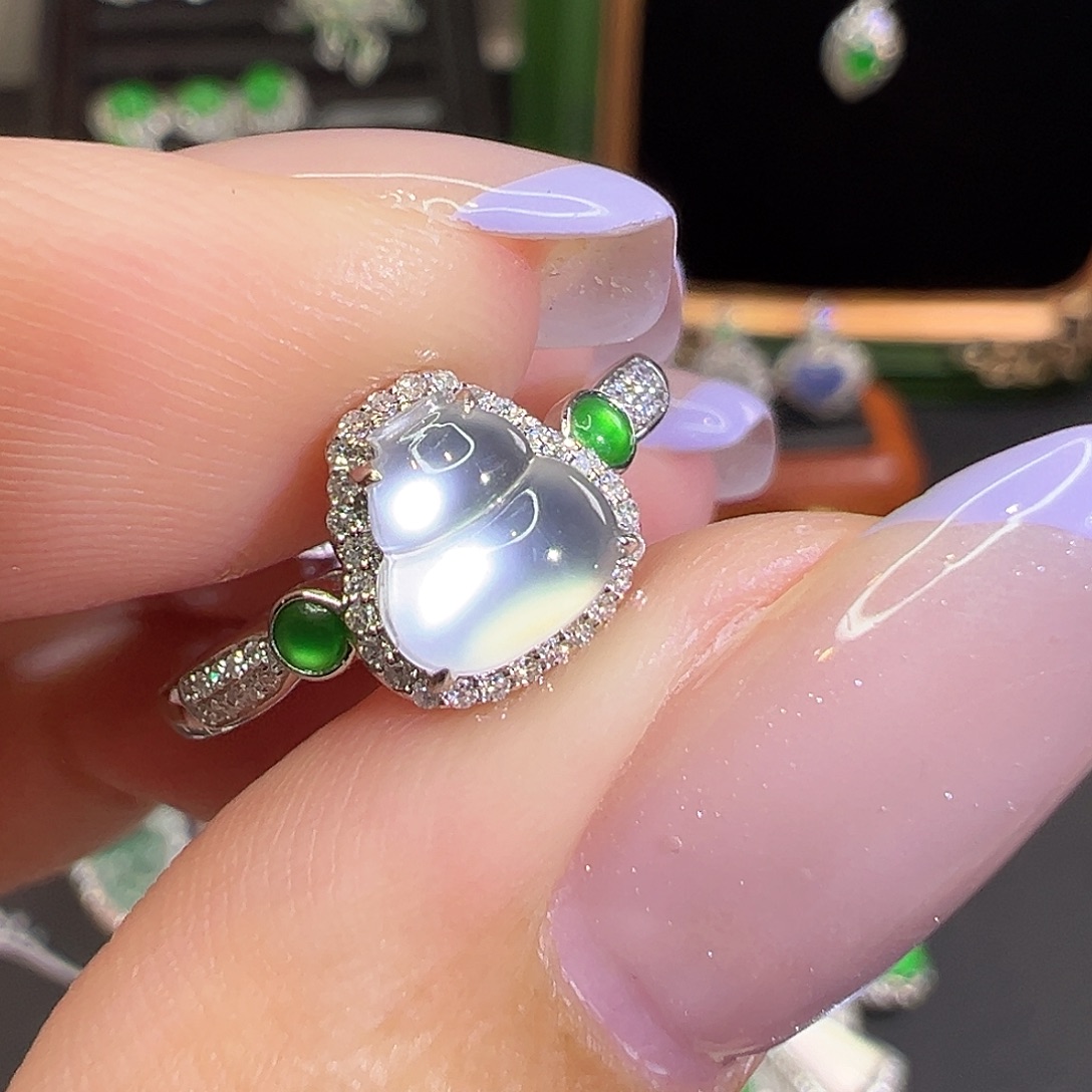 翡翠18K金镶嵌戒指翡翠