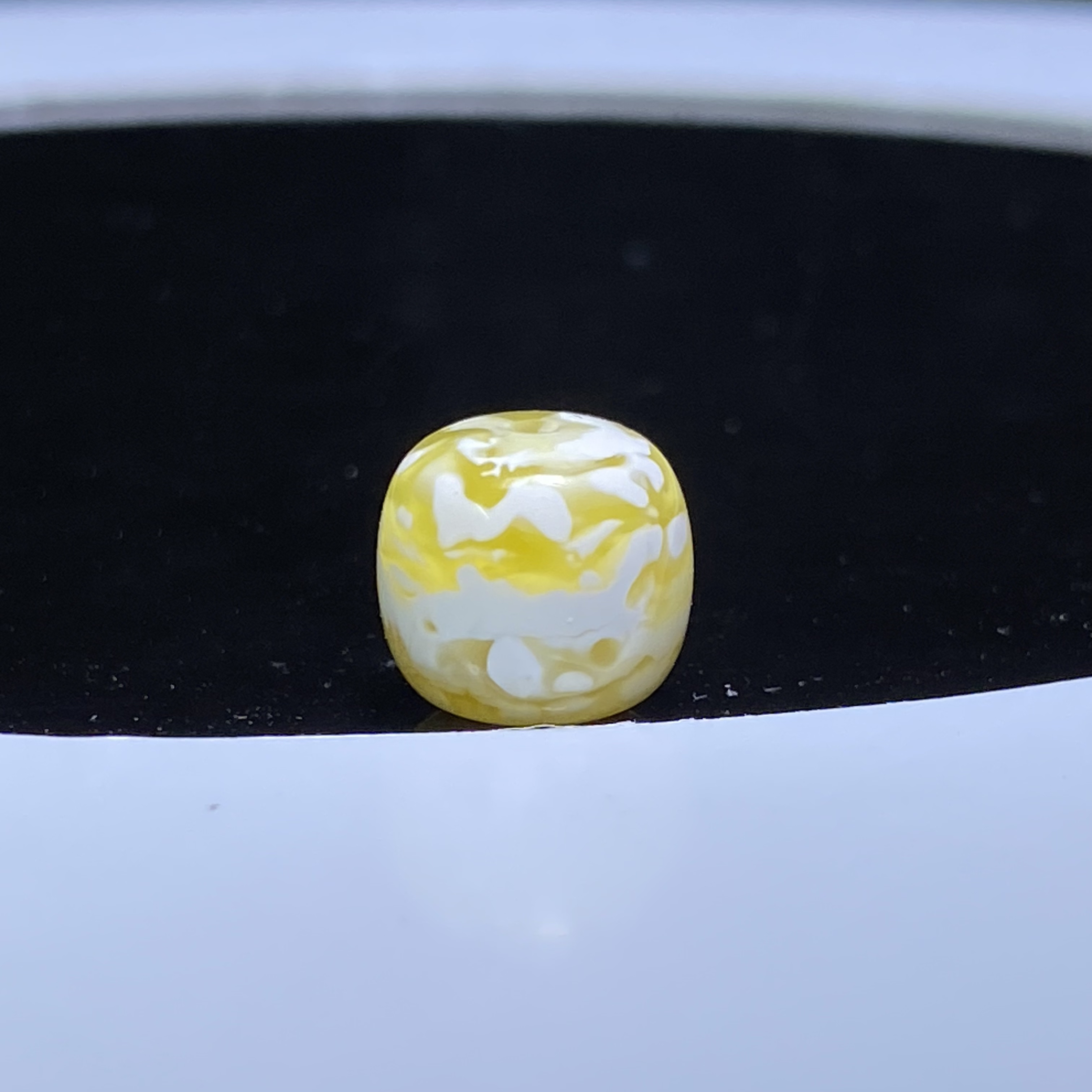 蜜蜡金漆白溶洞虎皮老型单珠10.1mm