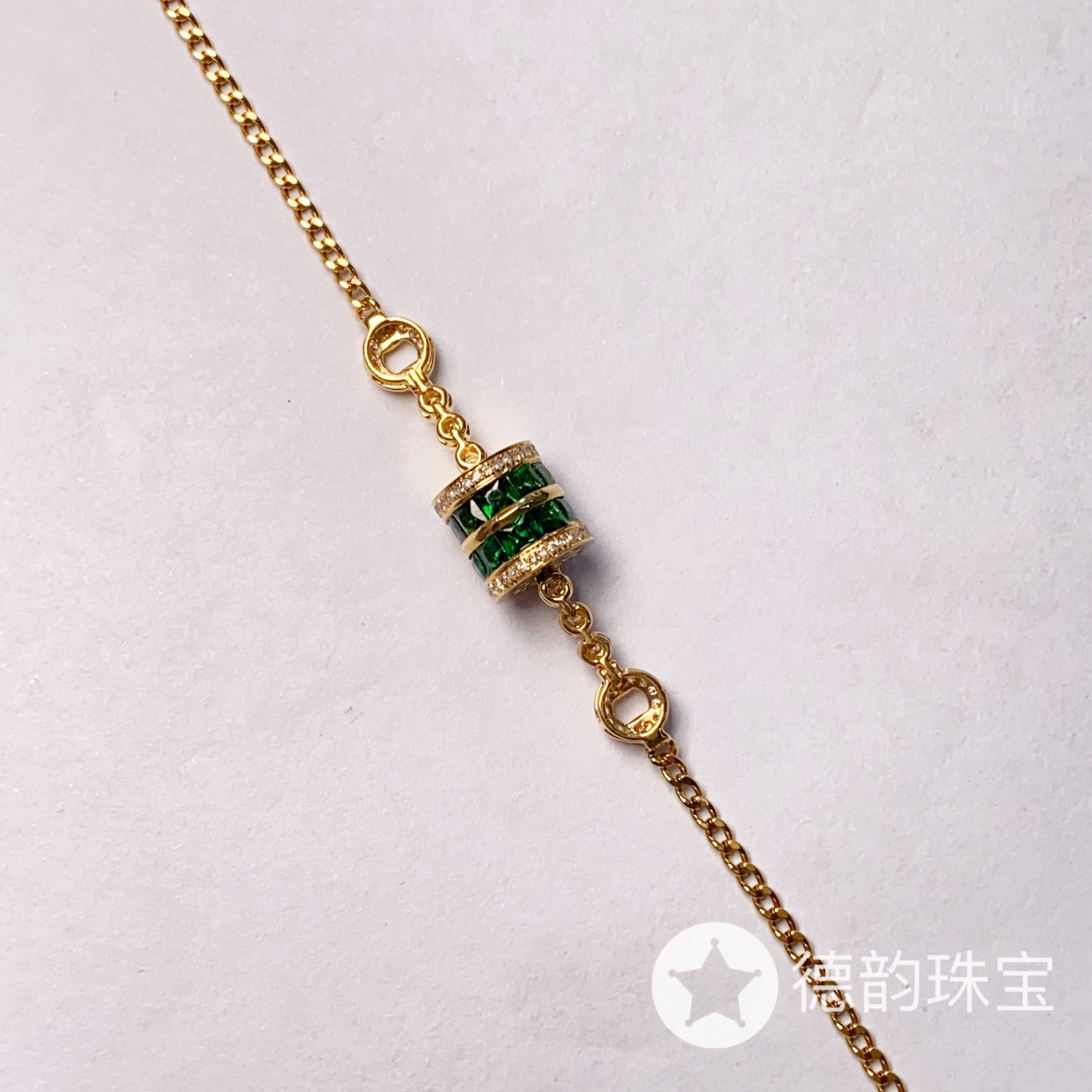 18K金镶嵌石榴石（沙弗莱）手链