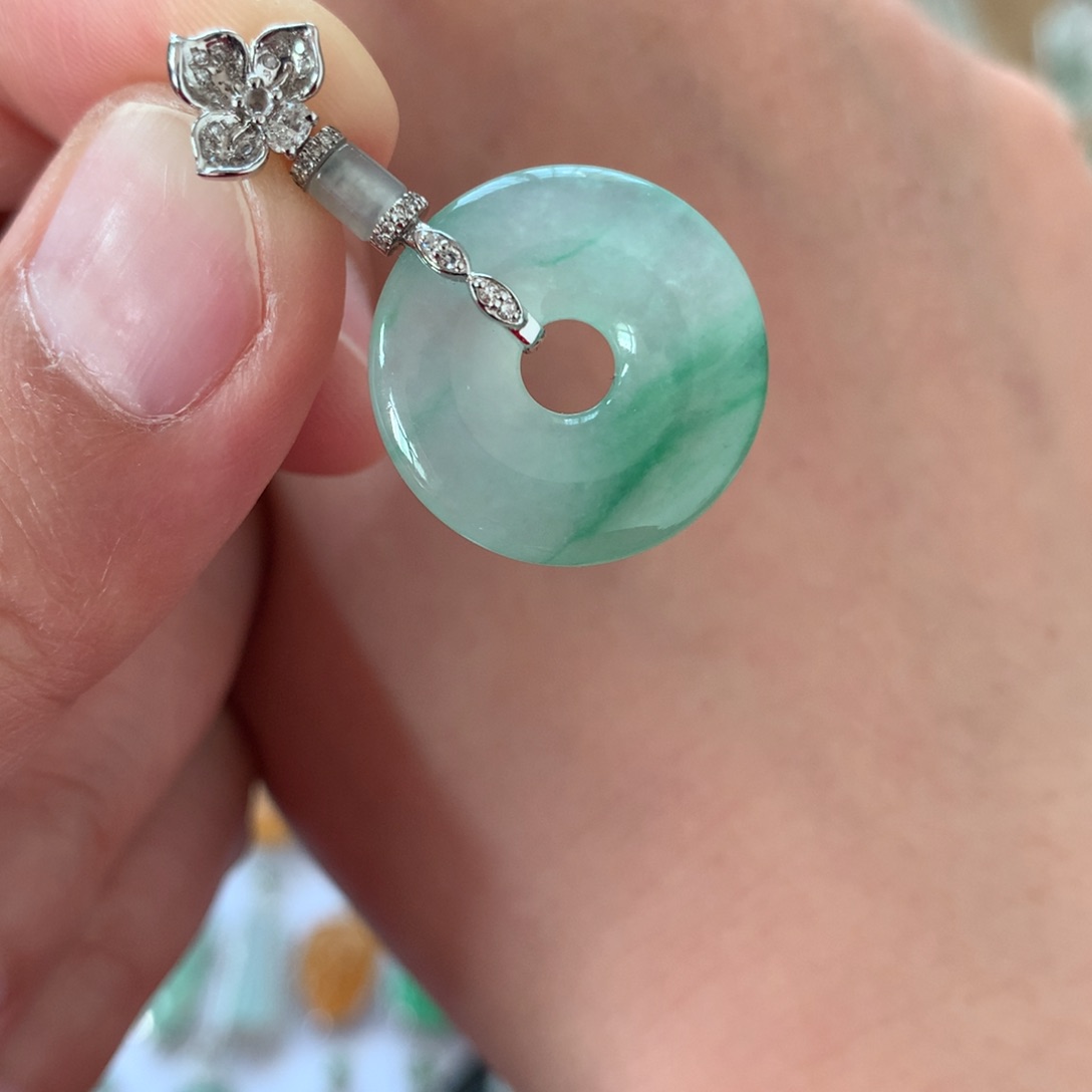 翡翠吊坠(不含链)18K金镶嵌甜甜圈