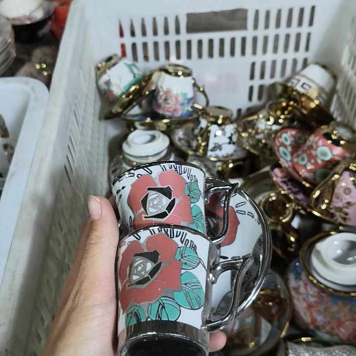 摆件陶瓷默认微瑕发两个。。。。
