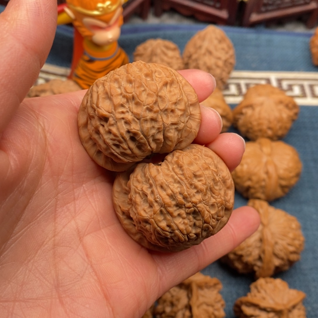 文玩核桃把件40全品毕业血麒麟