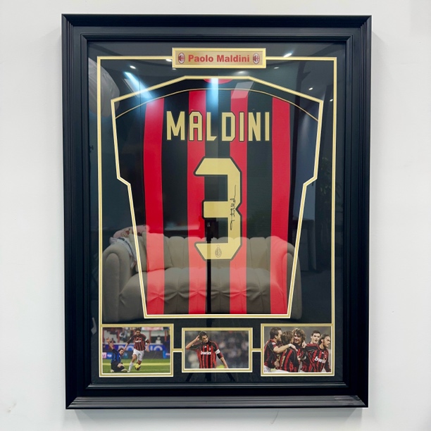 【含球衣】意甲联赛AC米兰马尔蒂尼签名球衣装裱印签实木裱框礼品
