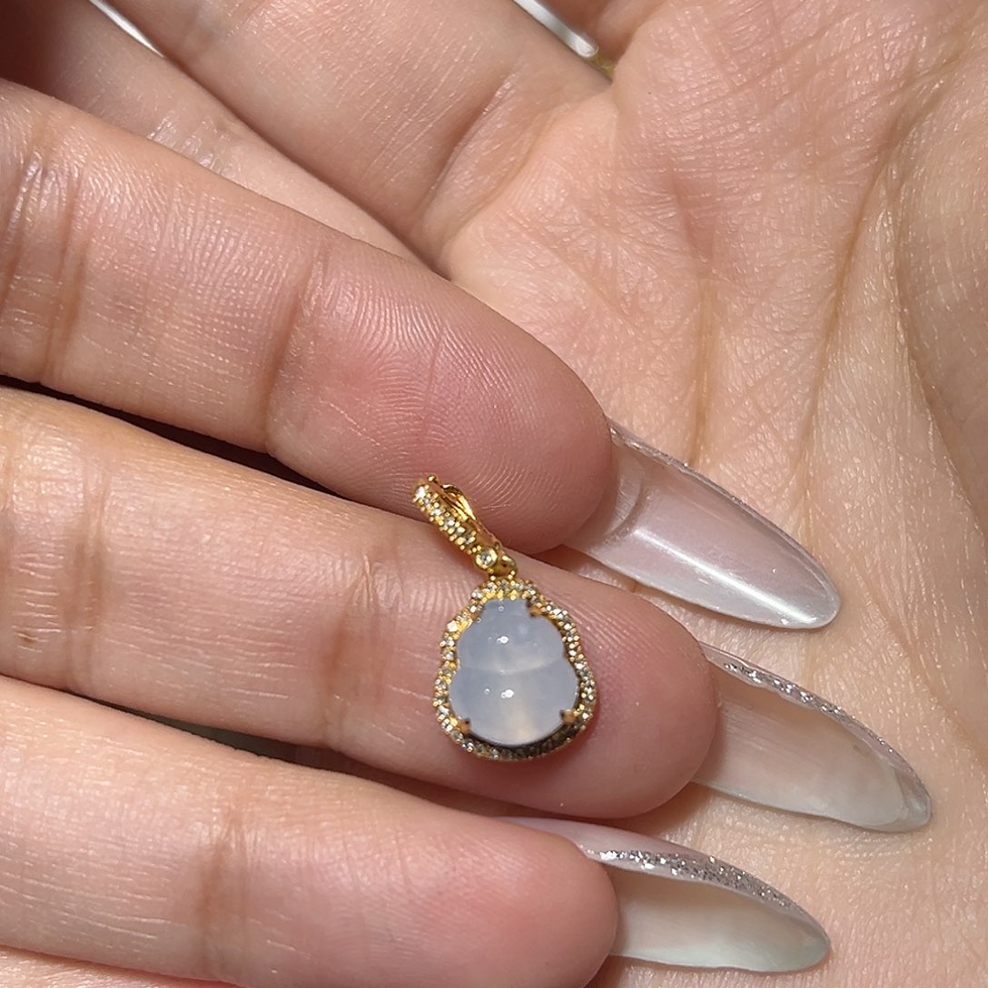 系***宝翡翠18K金镶嵌颈饰