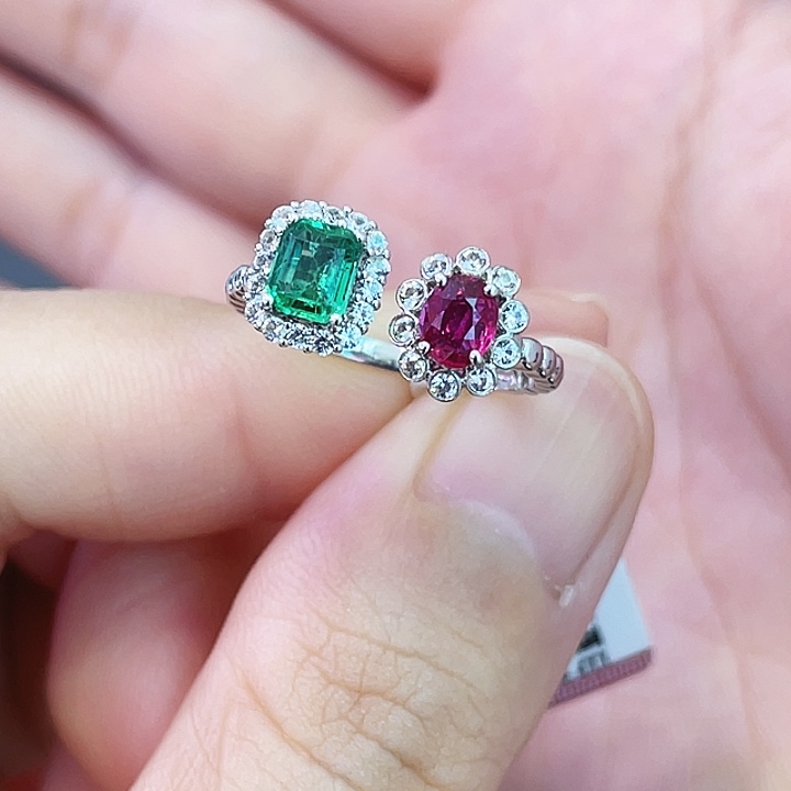 红宝石戒指18K金镶嵌0.60克拉，总1.20克拉