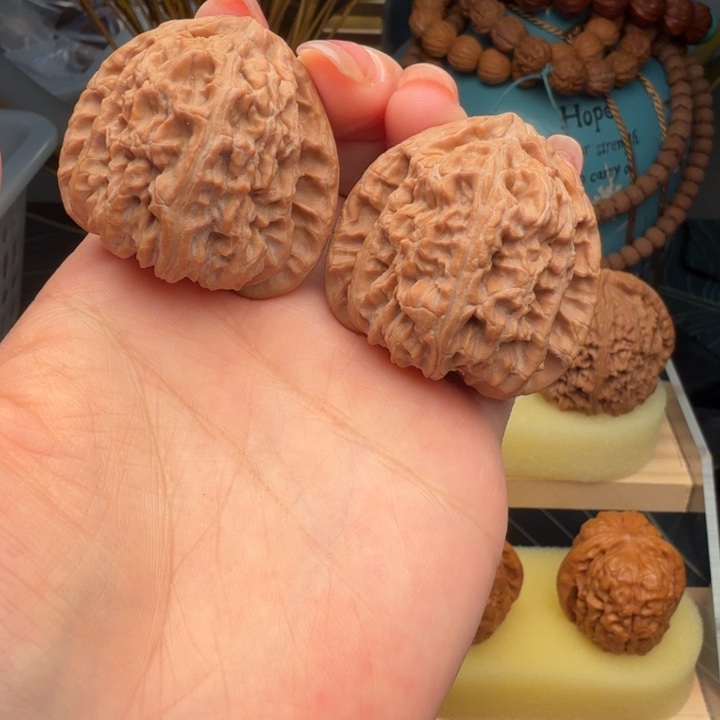 吊坠桃核三角白 全品41