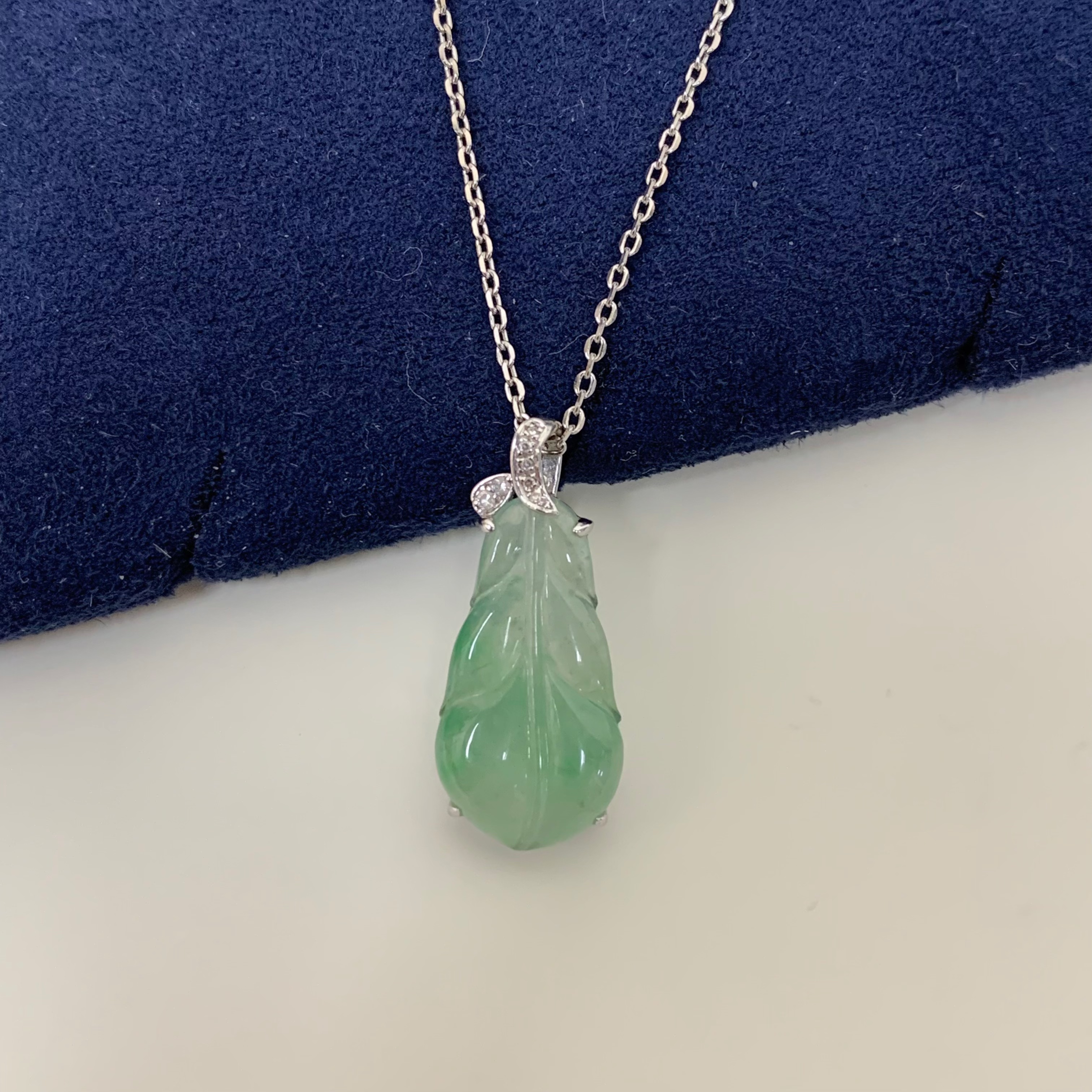 99新  【缅料保a带证】18k高冰飘花翡叶子吊坠 7677