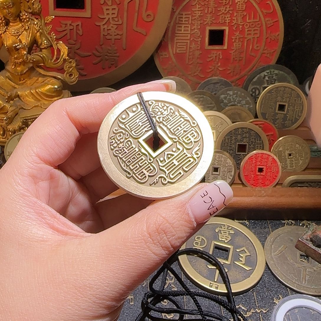 赤***人铜现代仿制工艺品