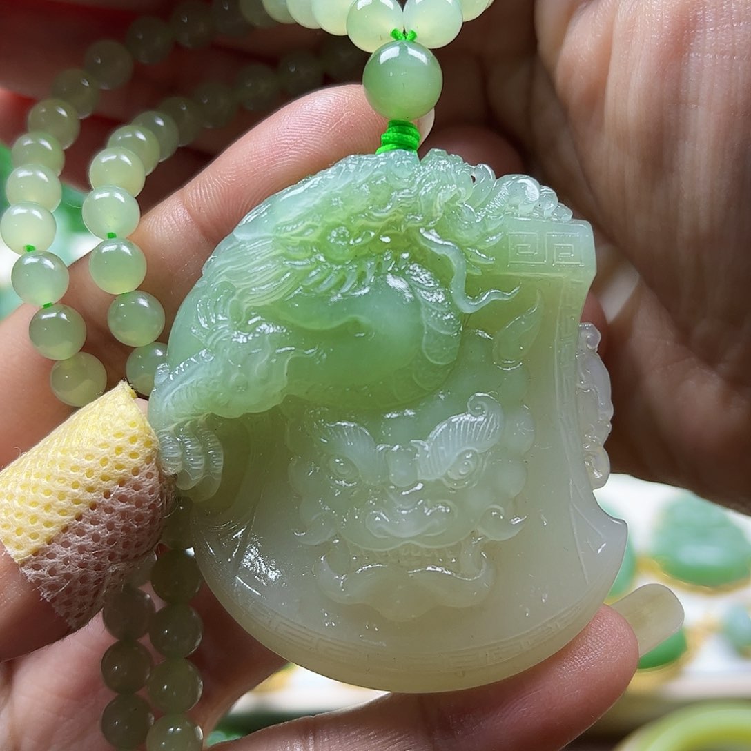 和田玉吊坠未镶嵌