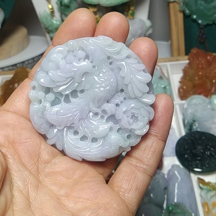 翡翠吊坠(赠链)未镶嵌