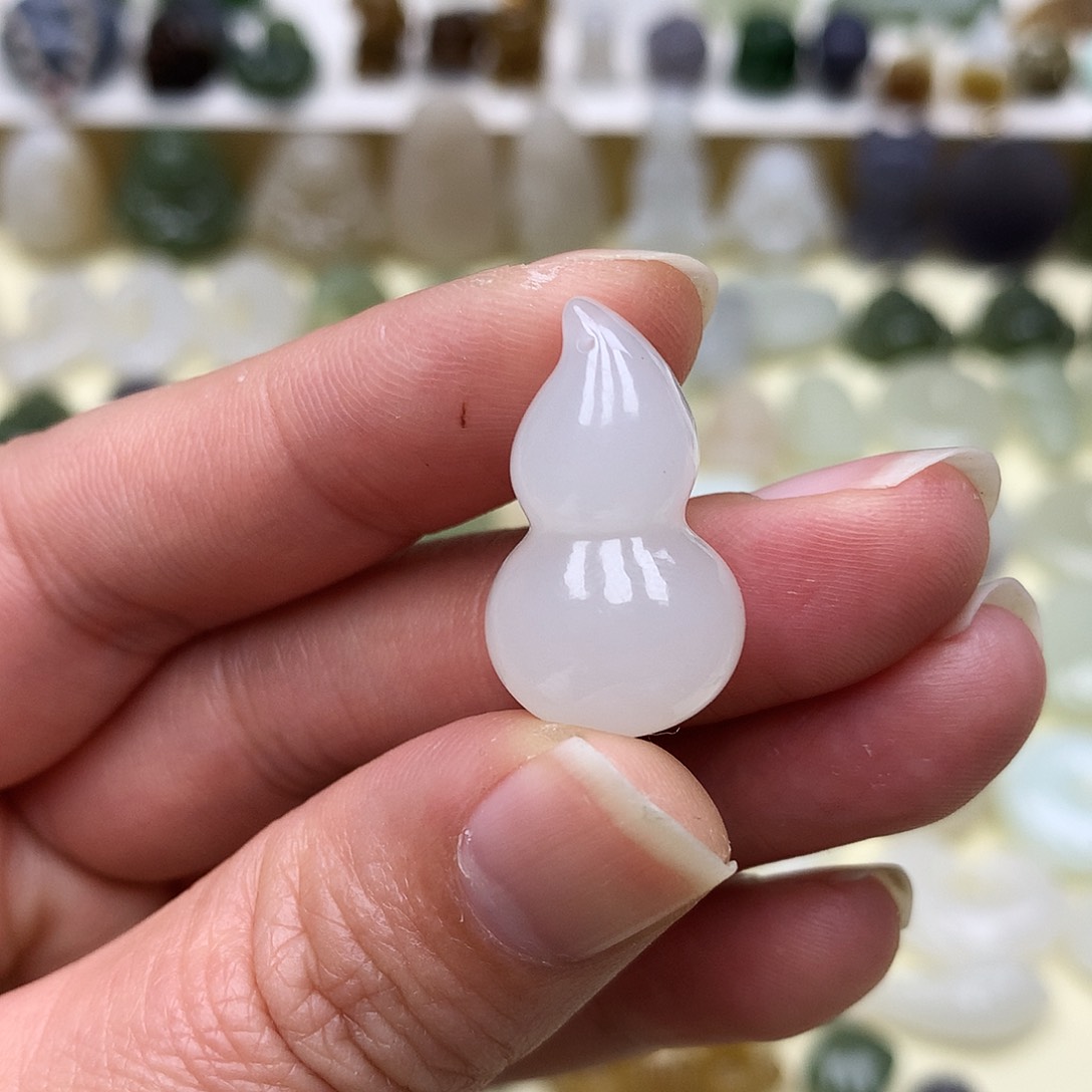 和田玉颈饰未镶嵌柠**酸