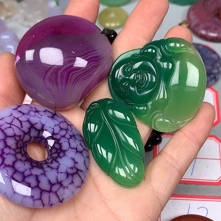 花***来玛瑙/玉髓未镶嵌颈饰