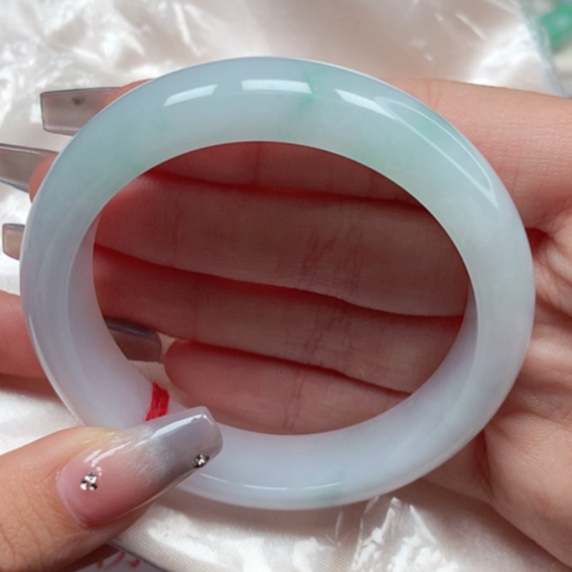 【闪购商品】翡翠手镯未镶嵌54圈