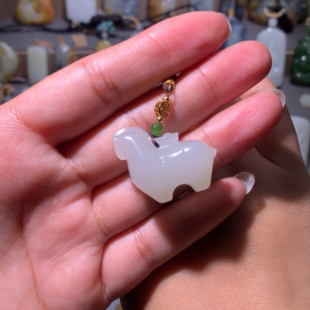 和田玉未镶嵌颈饰