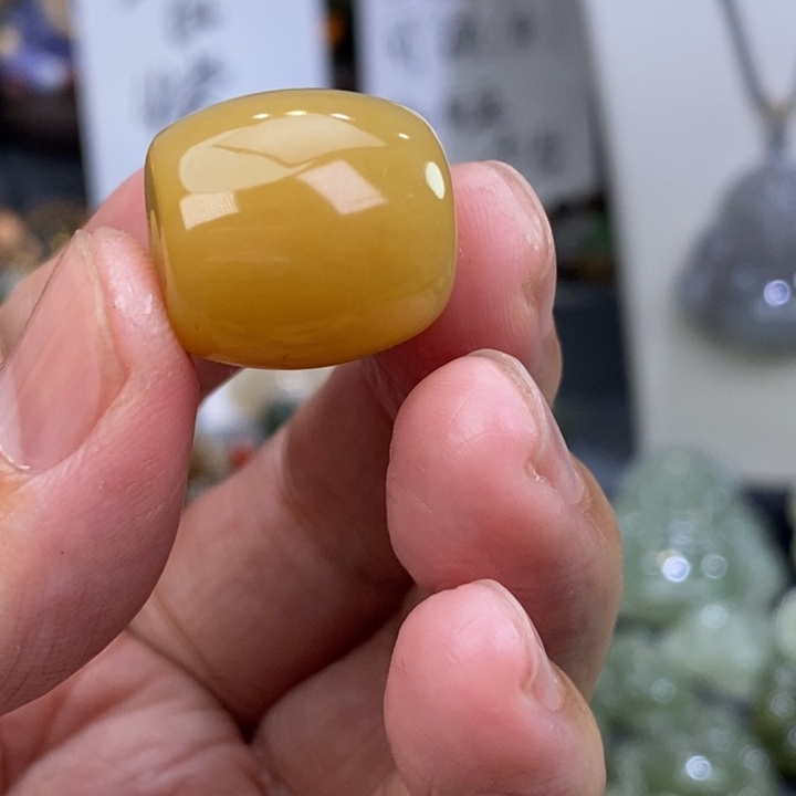 雪***欣和田玉未镶嵌颈饰