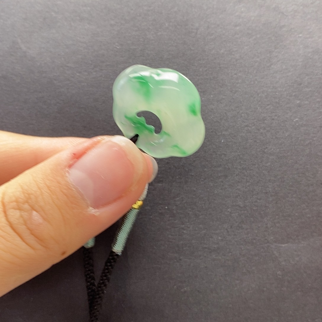 石英质玉颈饰未镶嵌