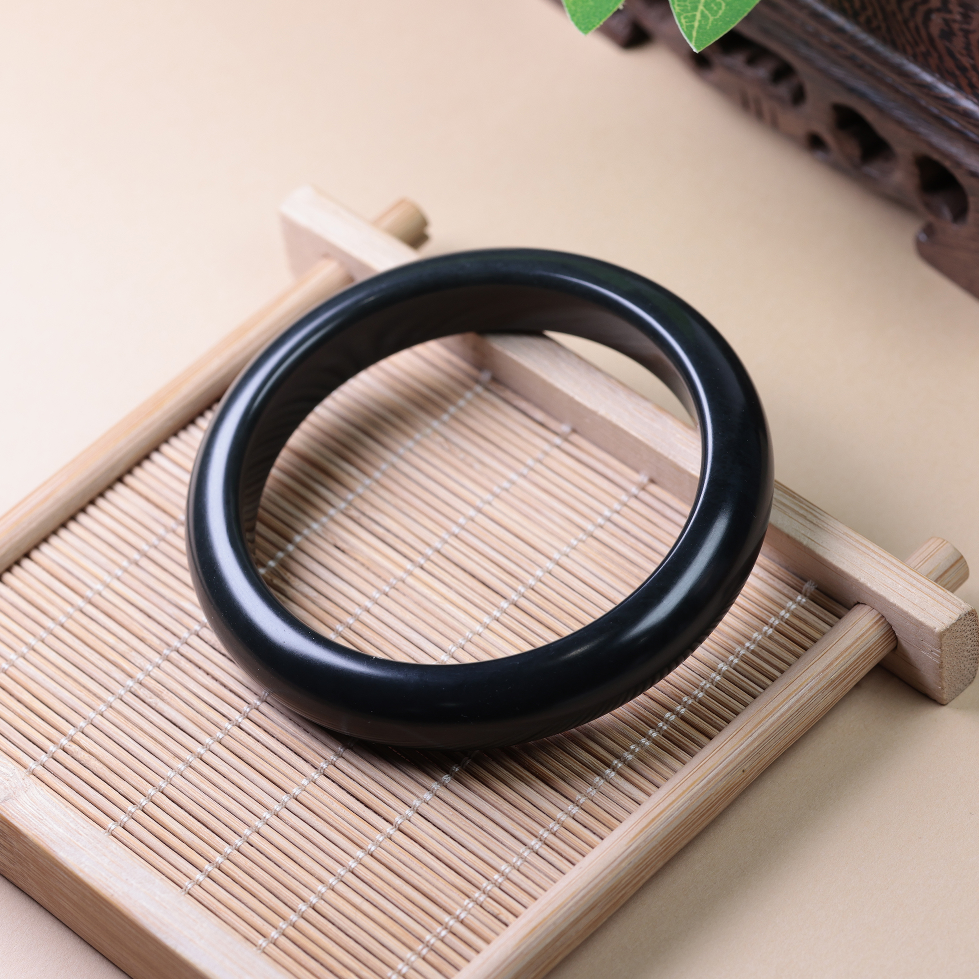 新疆爱思尔新疆和田玉手镯墨玉平安手镯0ASI0H328（多样性发货）