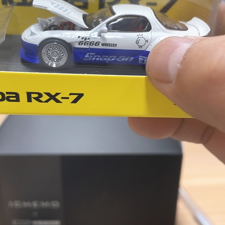 白色色马自达rx7车模
